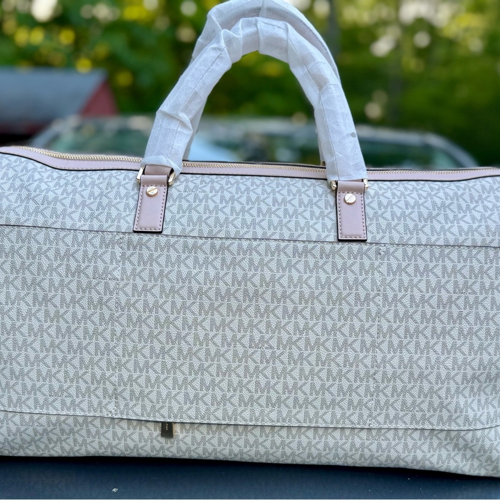 Michael Kors XL Bedford duffle - Picture 2 of 16